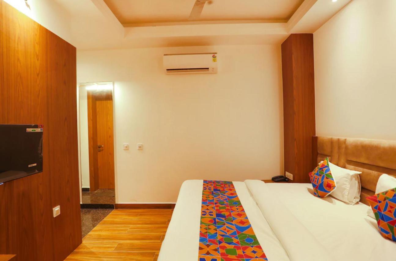 Hotel Swarn Bhoomi Kanpur Buitenkant foto