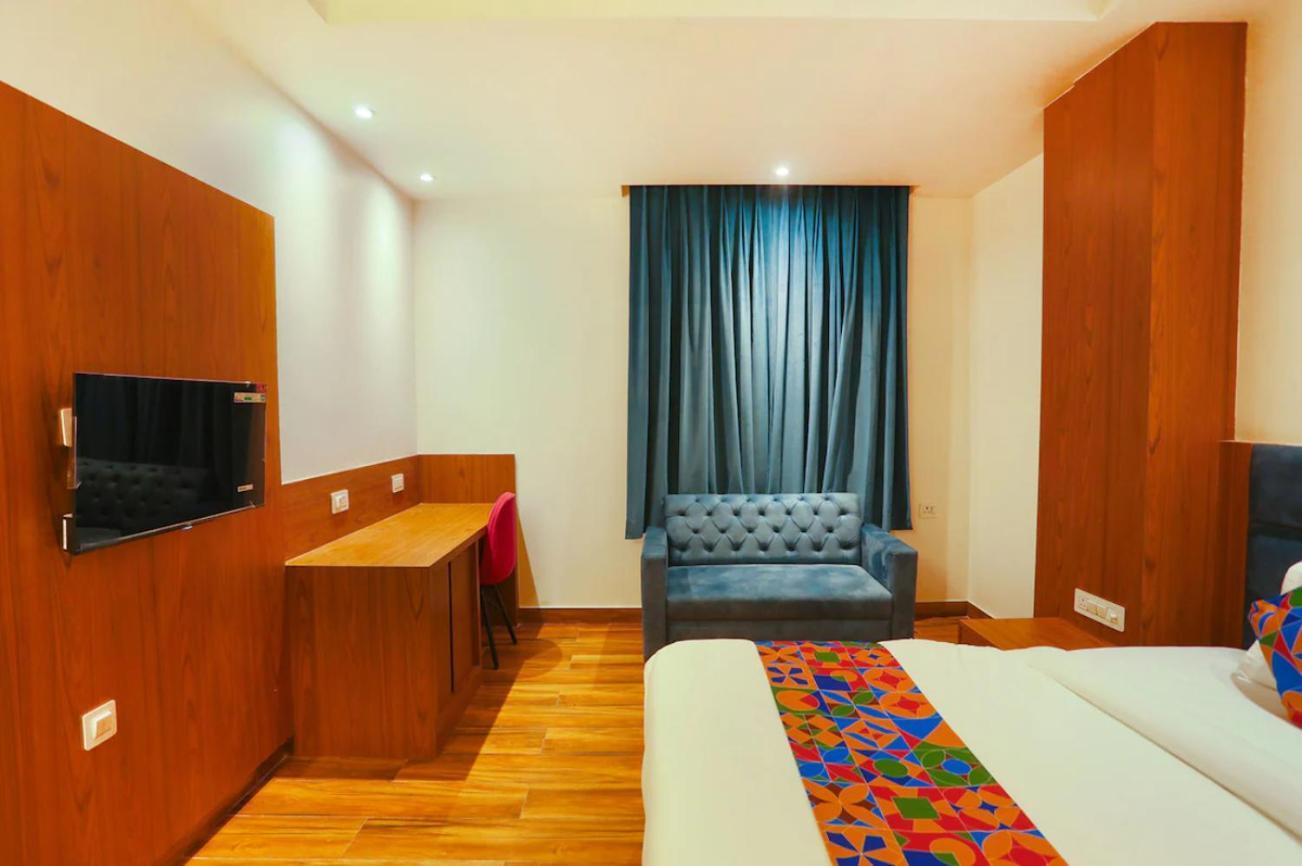 Hotel Swarn Bhoomi Kanpur Buitenkant foto