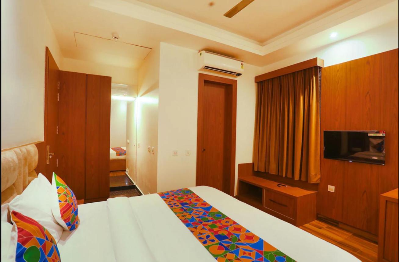 Hotel Swarn Bhoomi Kanpur Buitenkant foto